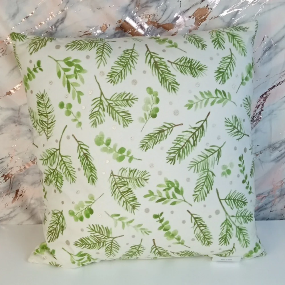 🎁 Holiday Deer Decorative Throw Pillow